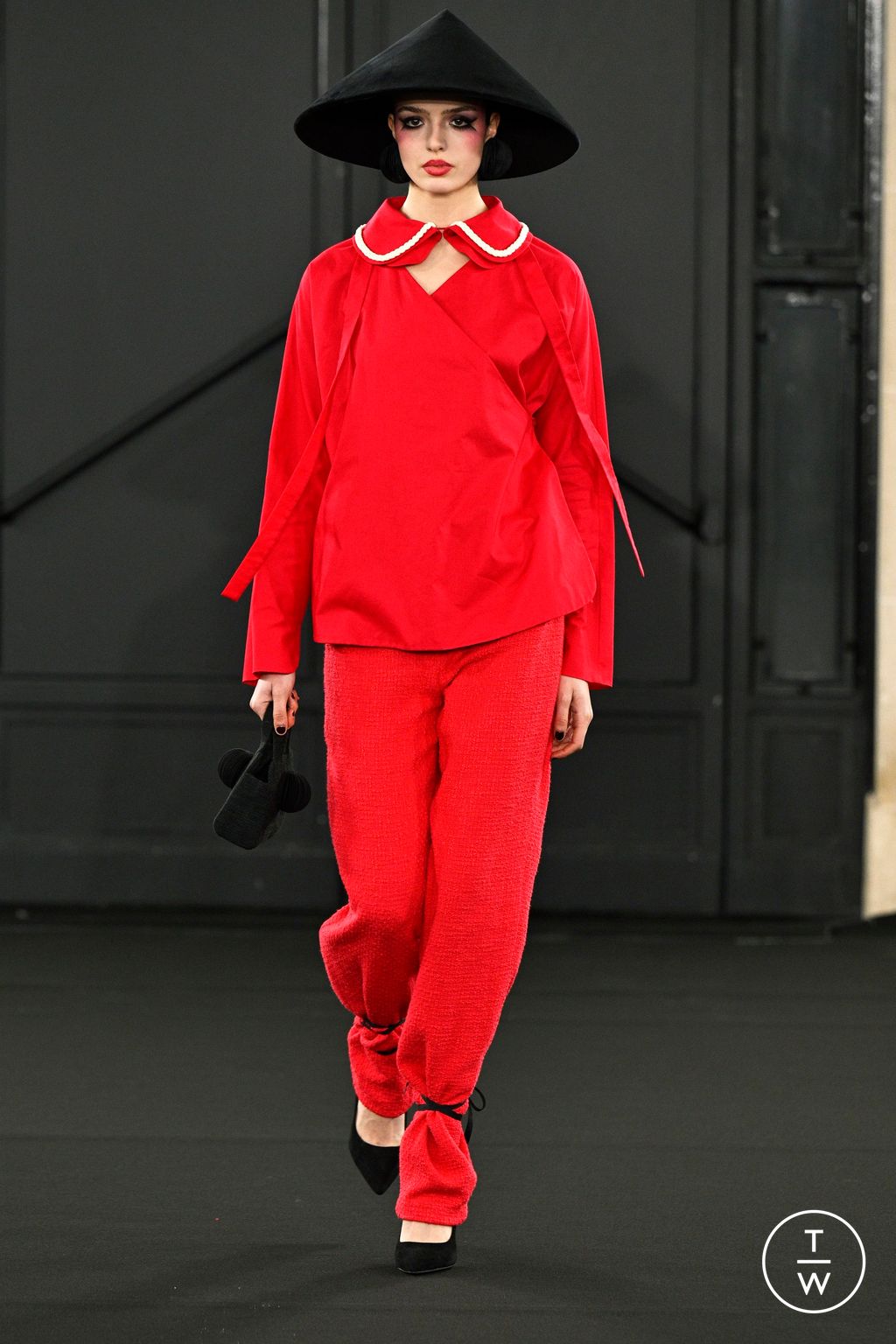 Fashion Week Paris Fall/Winter 2024 look 26 from the Chocheng collection womenswear
