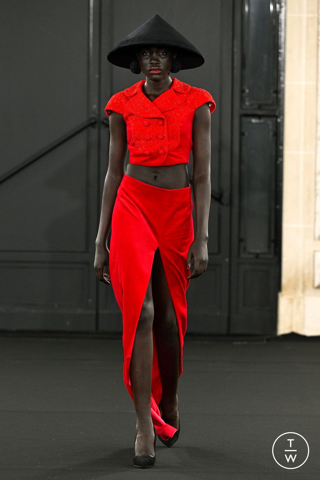 Fashion Week Paris Fall/Winter 2024 look 30 de la collection Chocheng womenswear