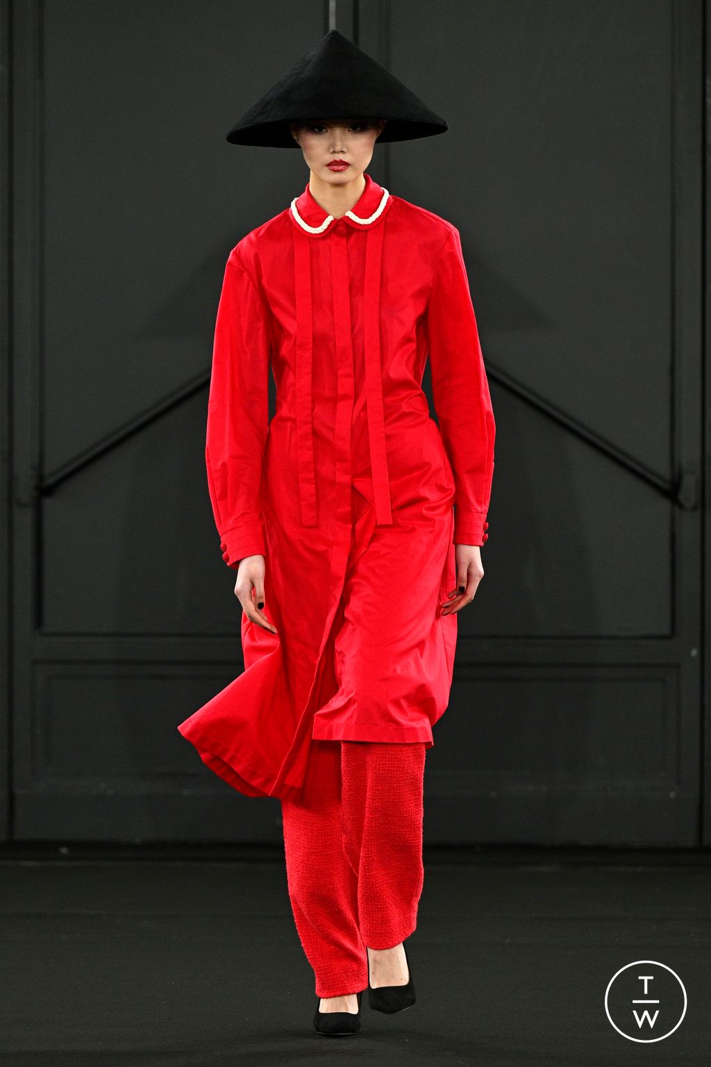 Fashion Week Paris Fall/Winter 2024 look 35 de la collection Chocheng womenswear