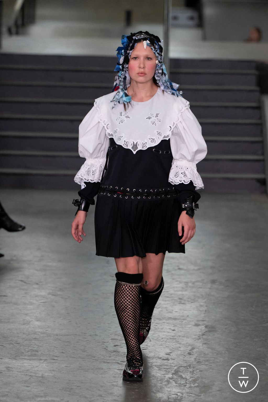 Fashion Week London Spring/Summer 2024 look 1 de la collection Chopova Lowena womenswear