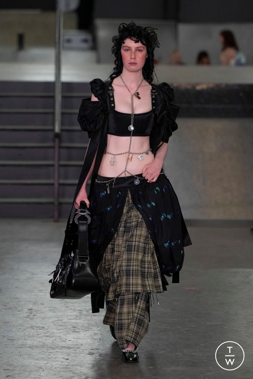 Fashion Week London Spring/Summer 2024 look 21 from the Chopova Lowena collection 女装
