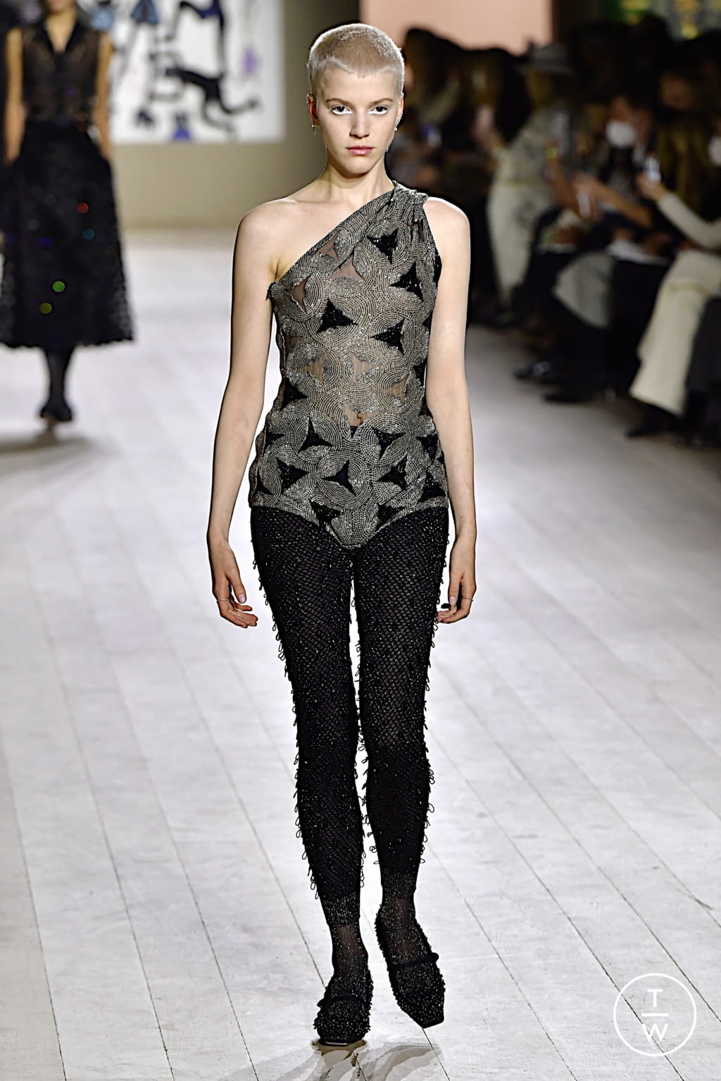 Fashion Week Paris Spring/Summer 2022 look 1 de la collection Christian Dior couture