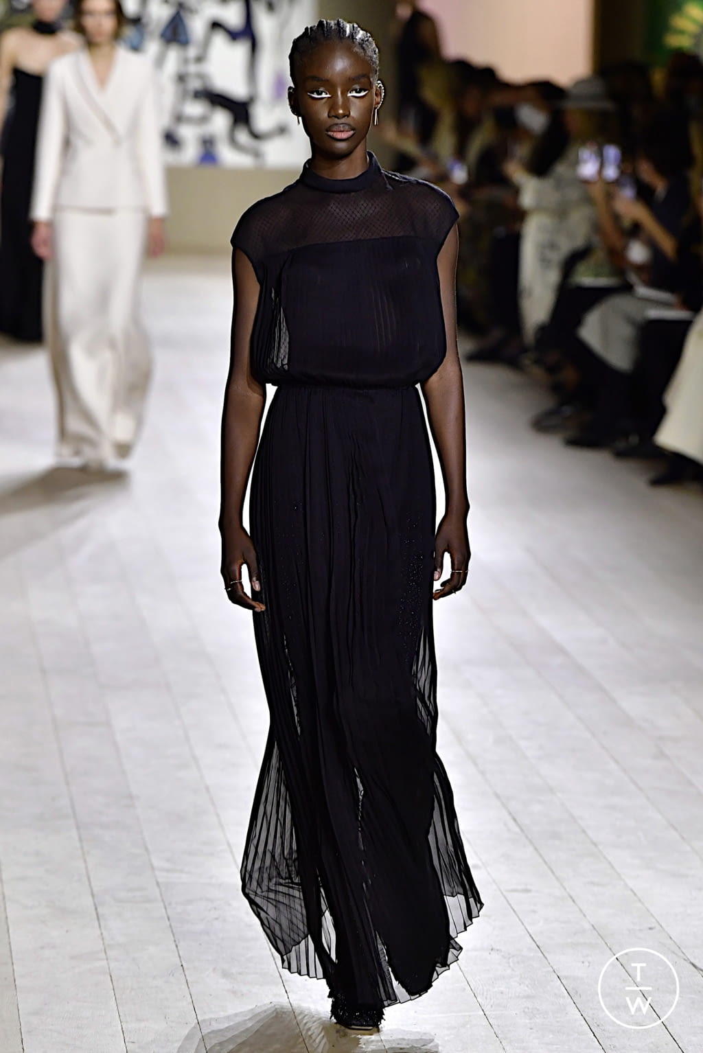 Fashion Week Paris Spring/Summer 2022 look 15 from the Christian Dior collection couture