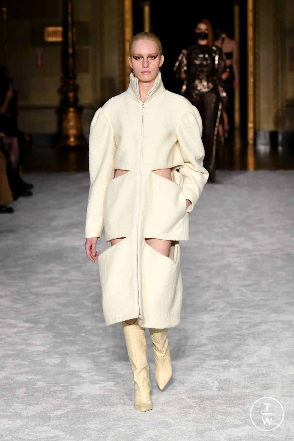 Fashion Week New York Fall/Winter 2021 look 7 from the Christian Siriano collection 女装
