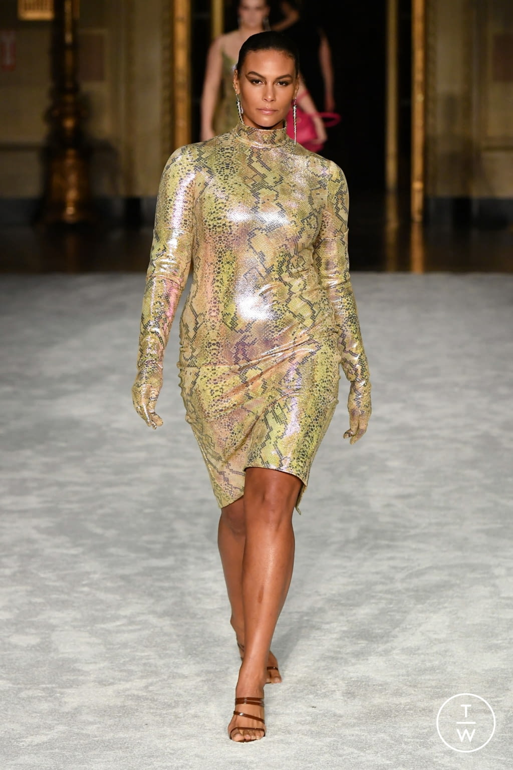 Fashion Week New York Fall/Winter 2021 look 28 from the Christian Siriano collection womenswear