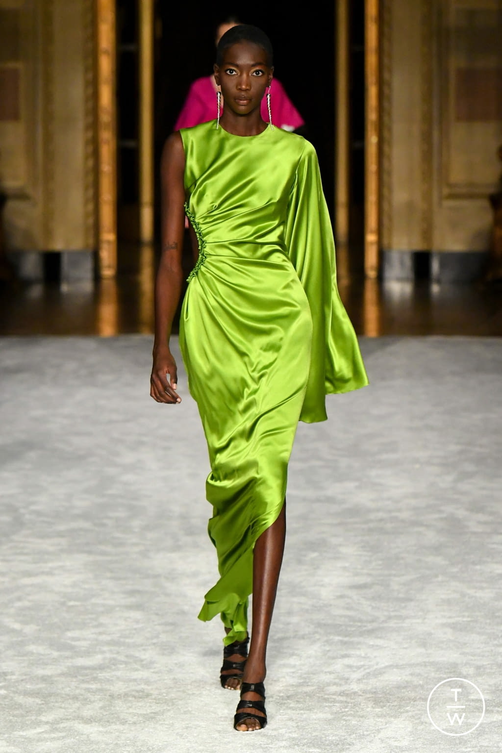 Fashion Week New York Fall/Winter 2021 look 31 from the Christian Siriano collection womenswear