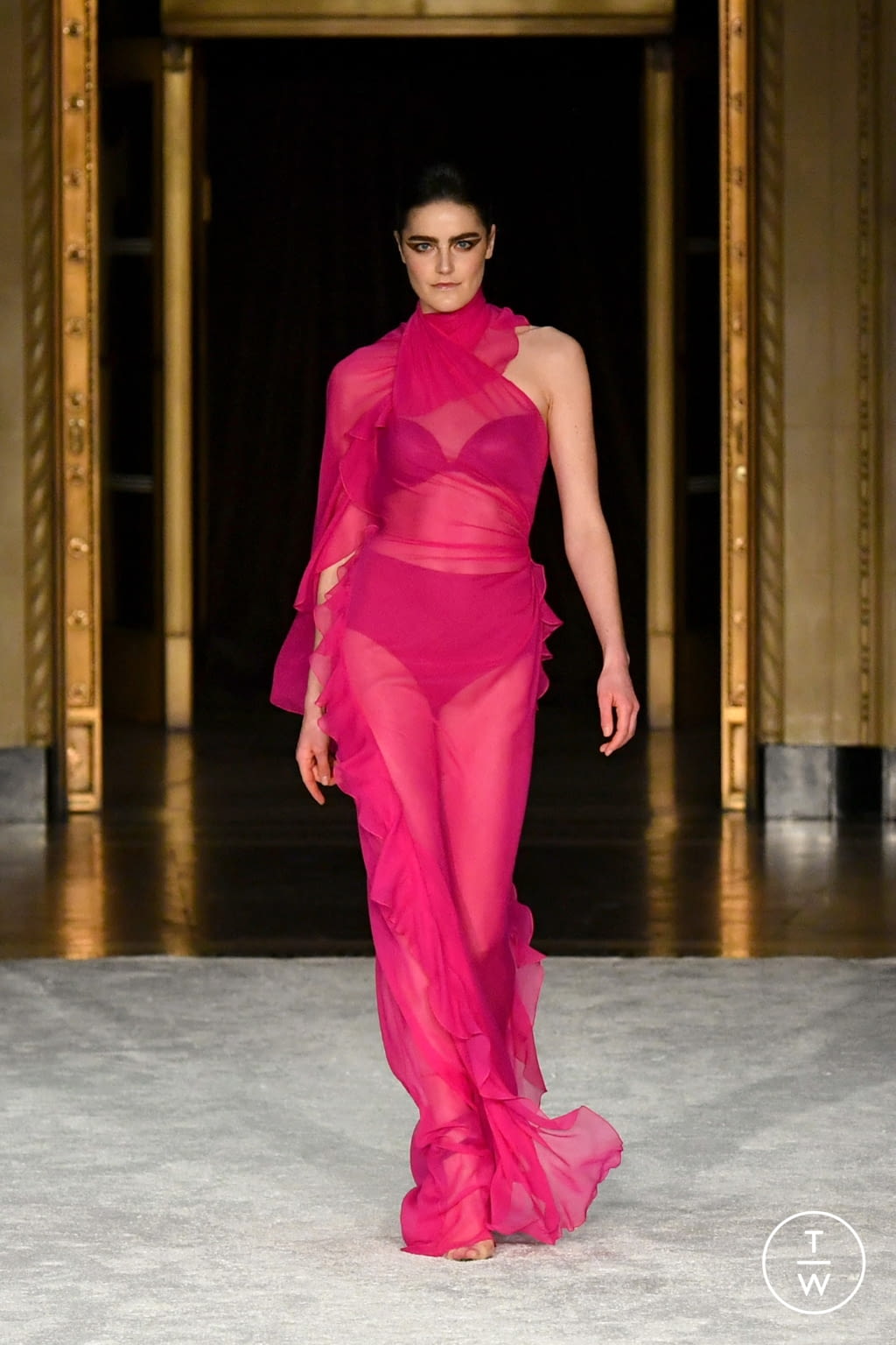 Fashion Week New York Fall/Winter 2021 look 34 from the Christian Siriano collection womenswear