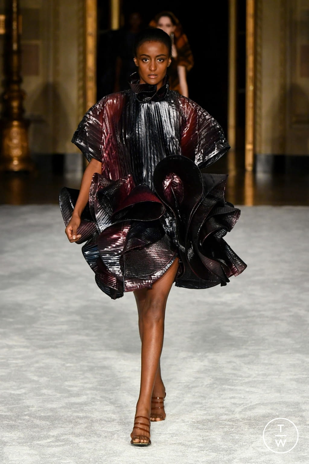 Fashion Week New York Fall/Winter 2021 look 38 from the Christian Siriano collection womenswear