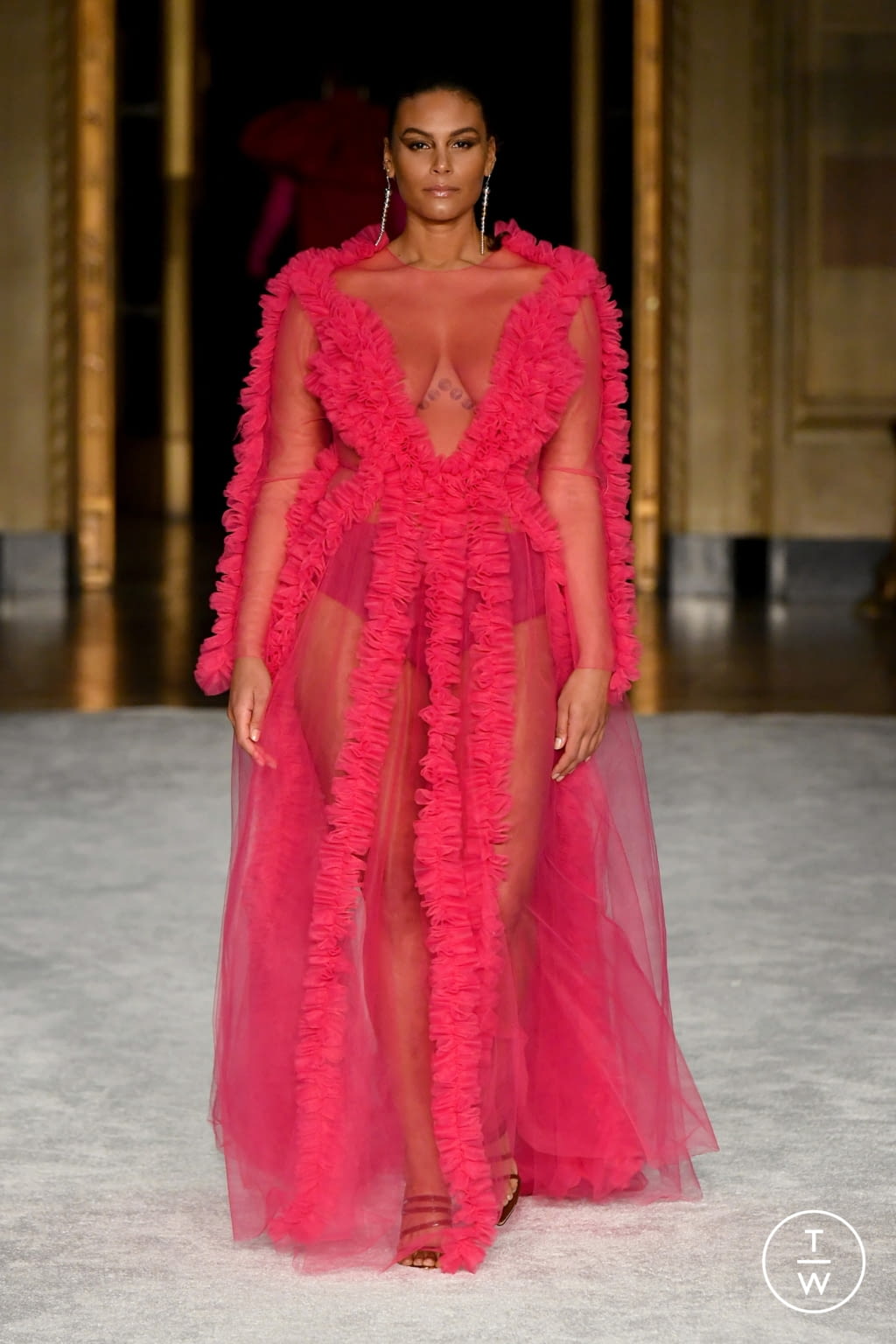 Fashion Week New York Fall/Winter 2021 look 43 from the Christian Siriano collection womenswear
