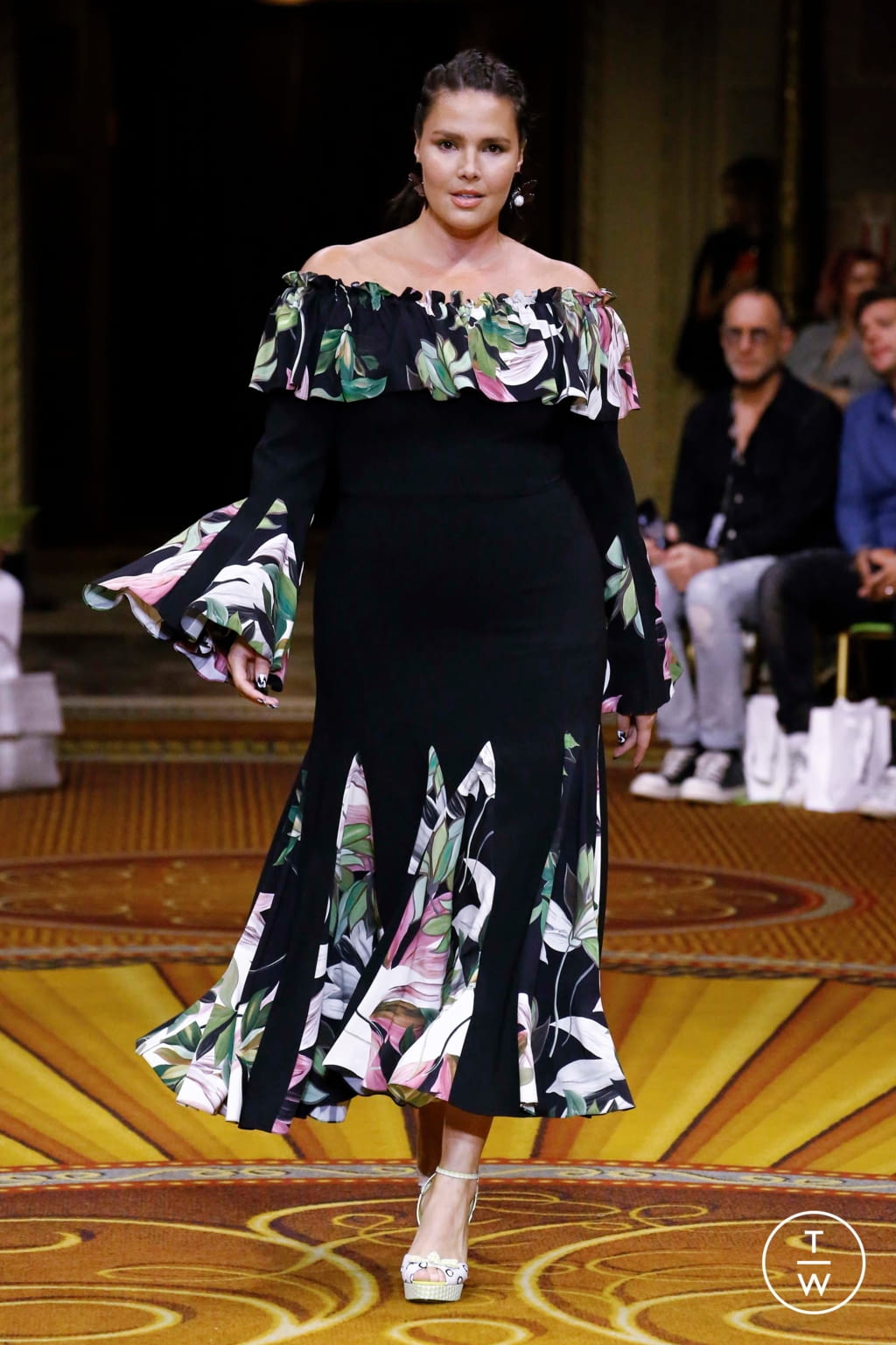 Fashion Week New York Spring/Summer 2019 look 7 from the Christian Siriano collection womenswear