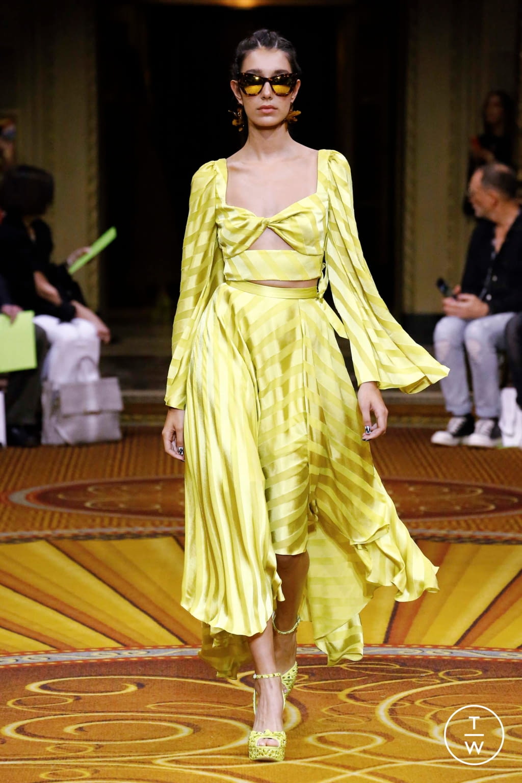 Fashion Week New York Spring/Summer 2019 look 16 from the Christian Siriano collection womenswear