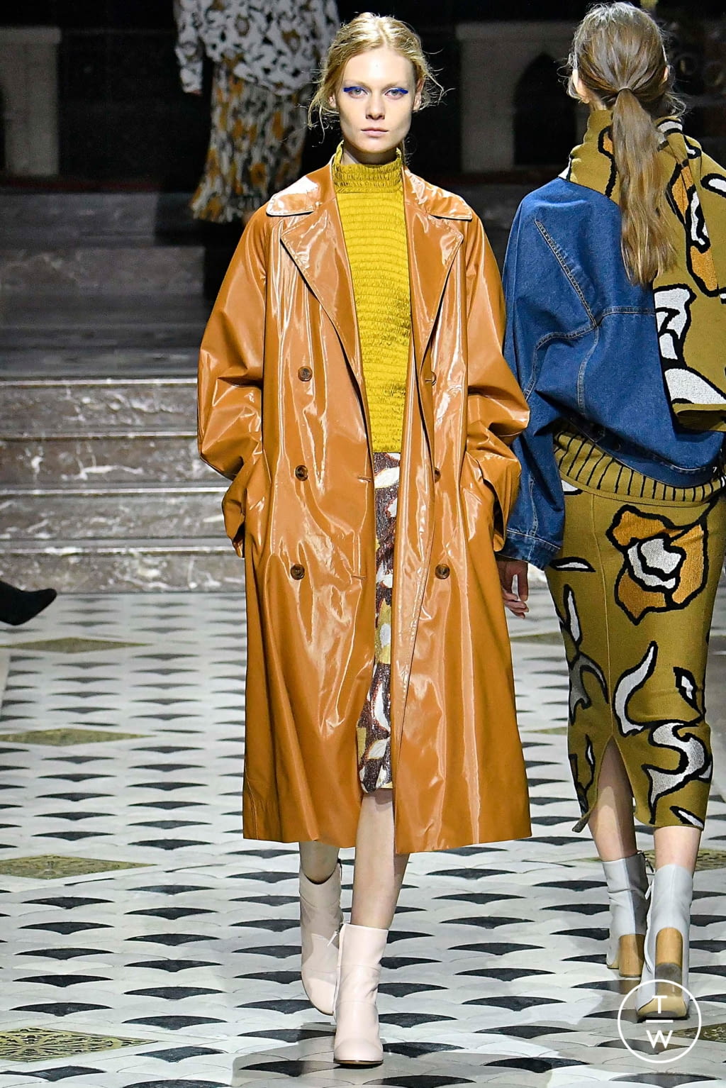 Fashion Week Paris Fall/Winter 2018 look 18 from the Christian Wijnants collection womenswear