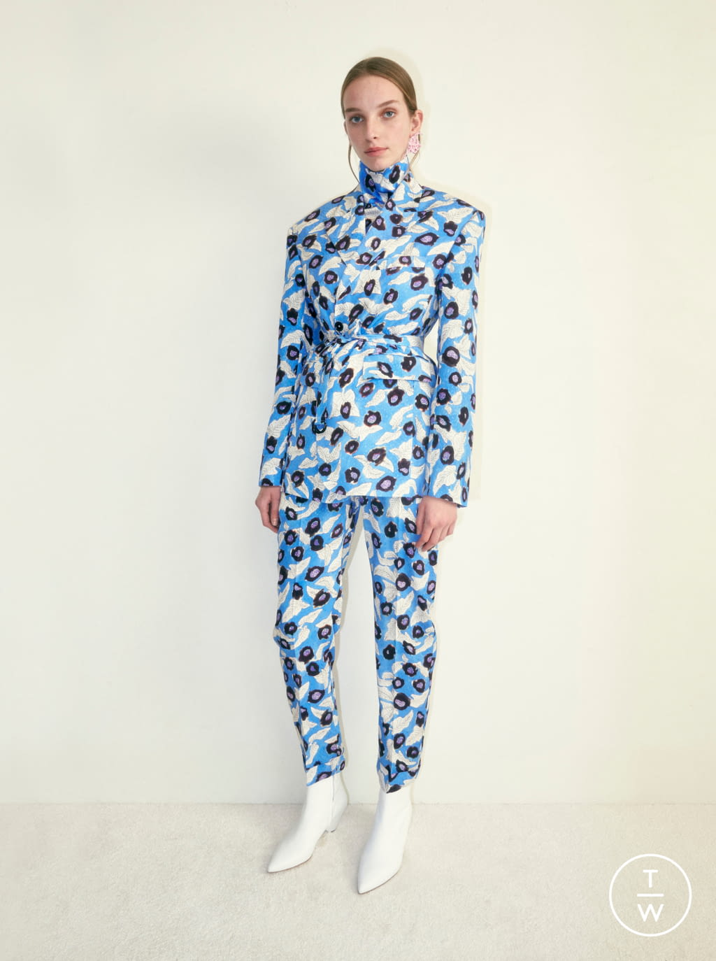 Fashion Week Paris Pre-Fall 2019 look 4 from the Christian Wijnants collection womenswear