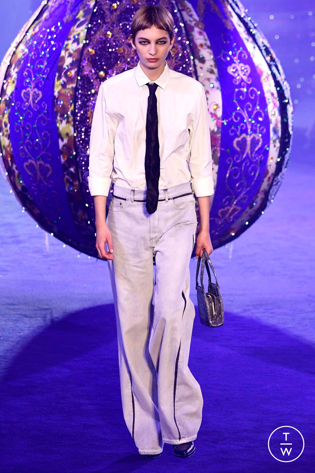 Fashion Week Paris Fall/Winter 2023 look 23 de la collection Christian Dior womenswear