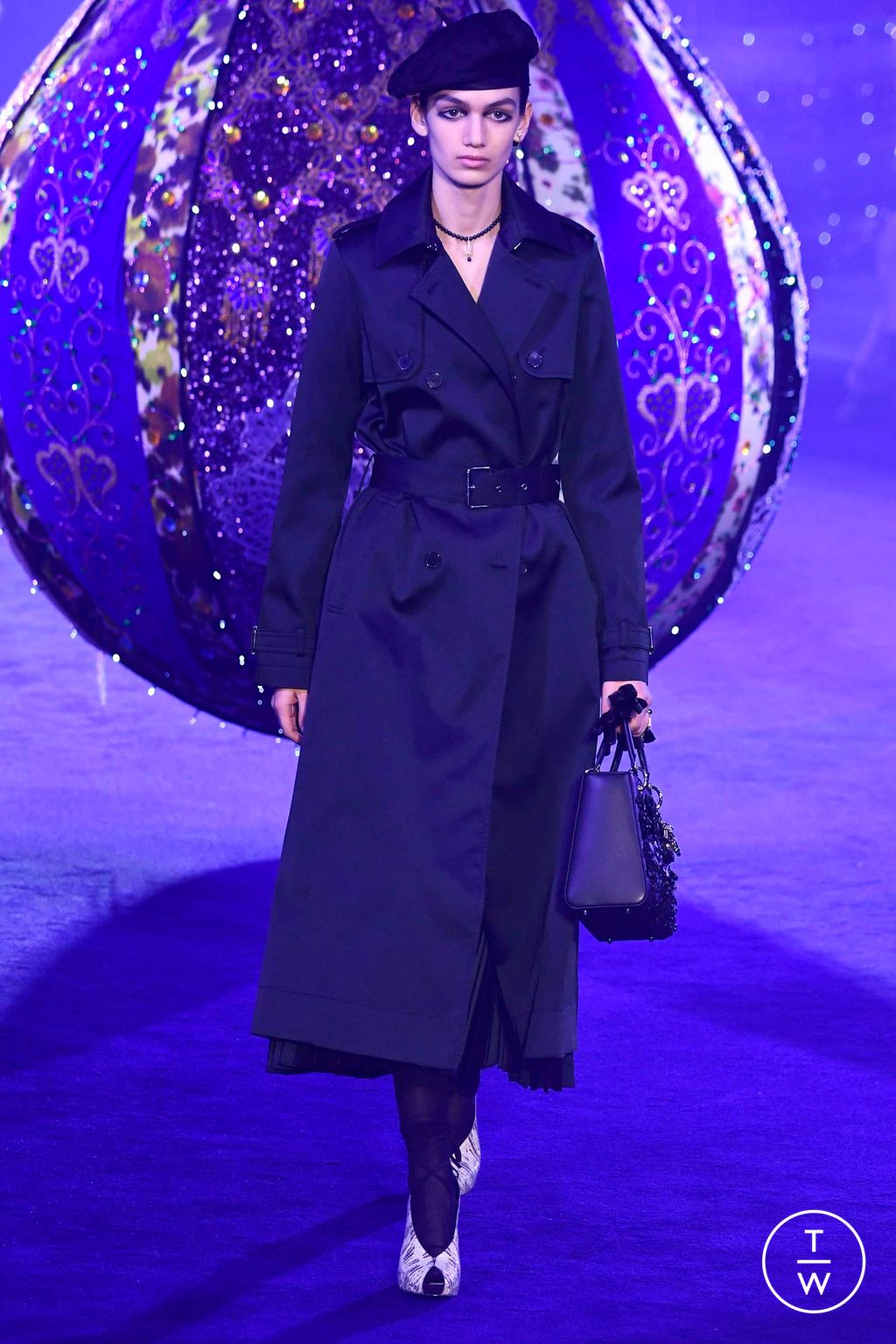 Fashion Week Paris Fall/Winter 2023 look 33 from the Christian Dior collection womenswear