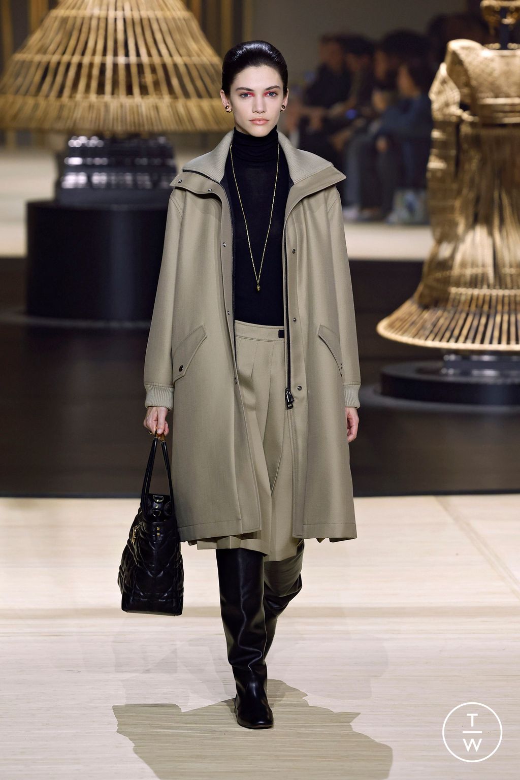 Fashion Week Paris Fall/Winter 2024 look 5 de la collection Christian Dior womenswear