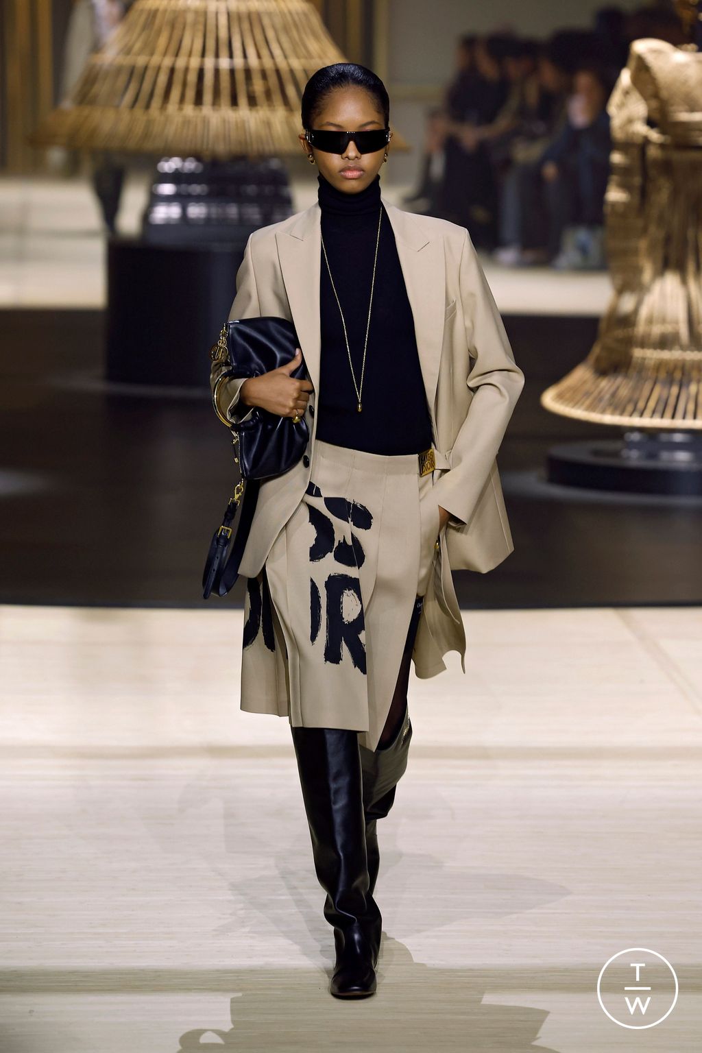 Fashion Week Paris Fall/Winter 2024 look 7 de la collection Christian Dior womenswear