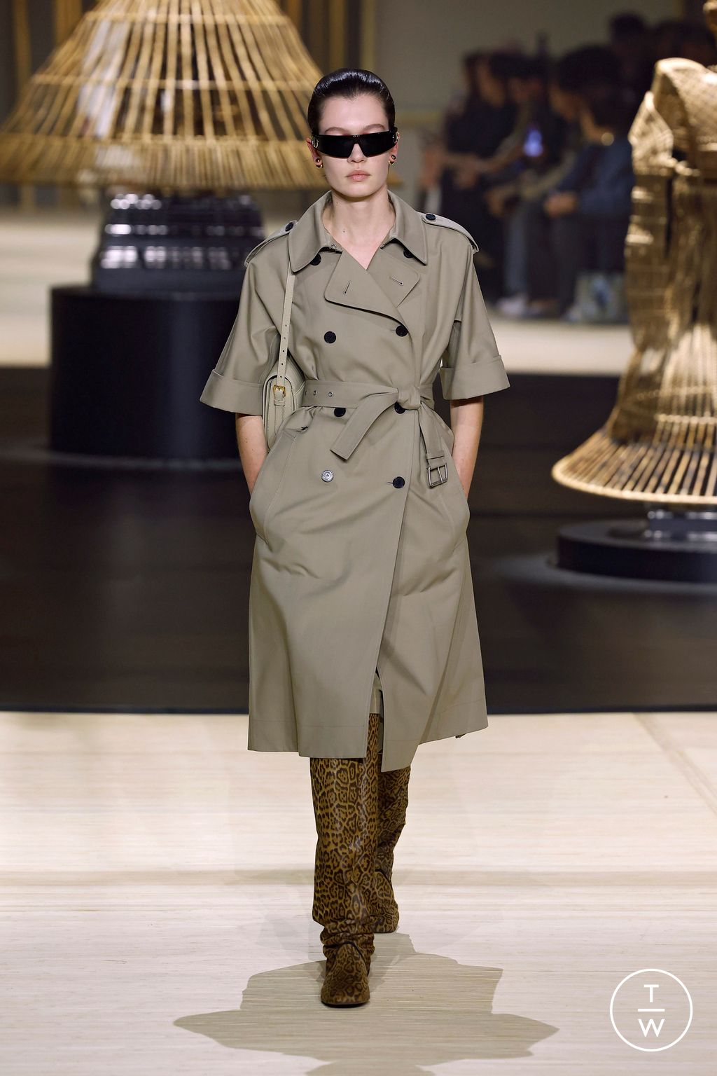 Fashion Week Paris Fall/Winter 2024 look 8 de la collection Christian Dior womenswear