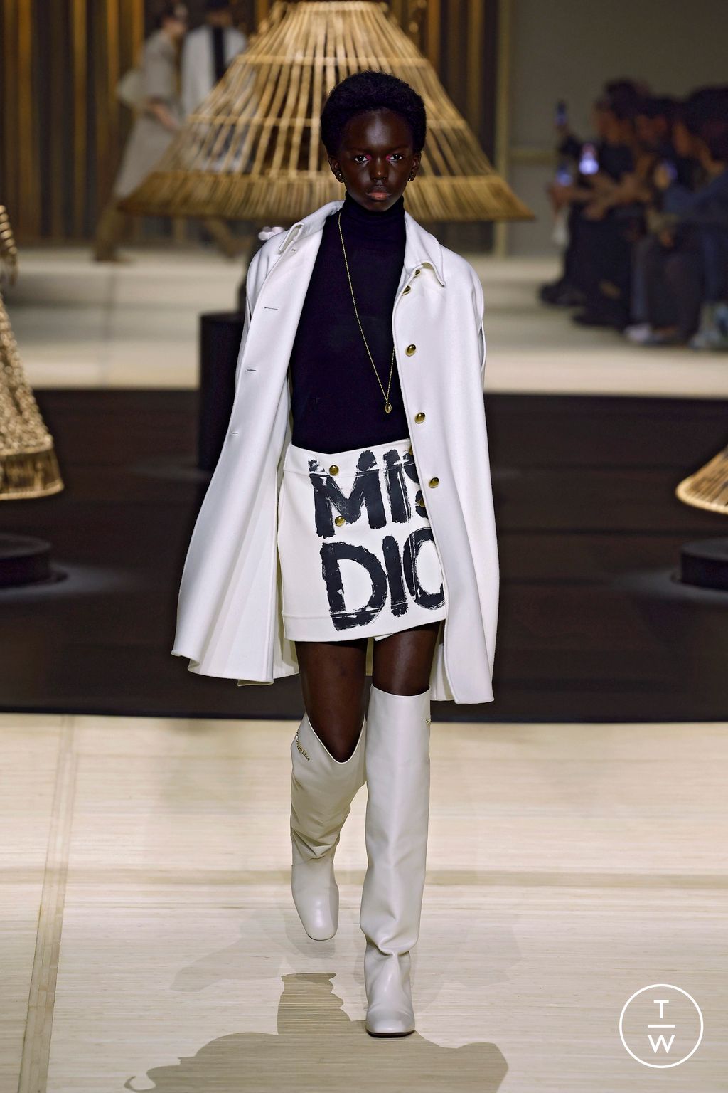 Fashion Week Paris Fall/Winter 2024 look 13 de la collection Christian Dior womenswear