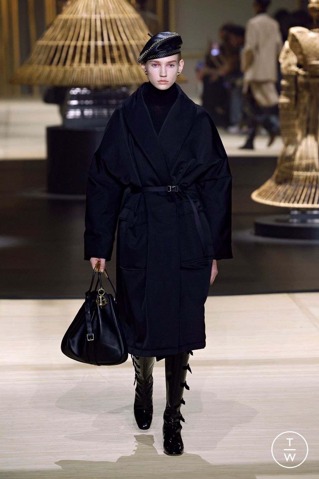 Fashion Week Paris Fall/Winter 2024 look 18 de la collection Christian Dior womenswear