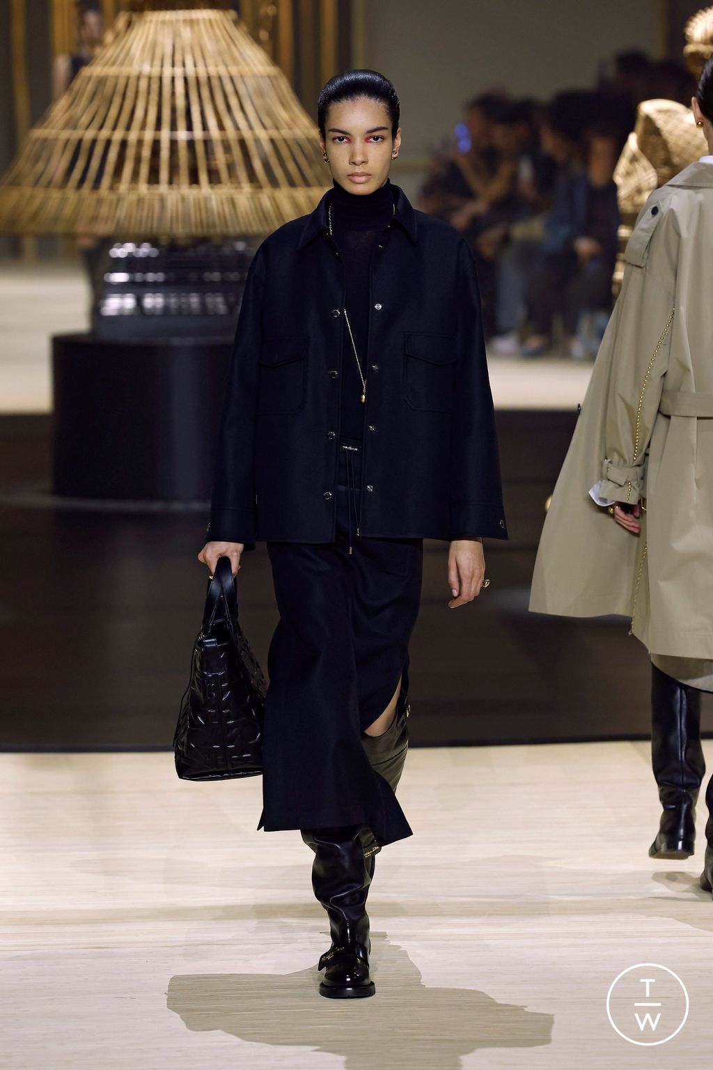 Fashion Week Paris Fall/Winter 2024 look 19 from the Christian Dior collection 女装
