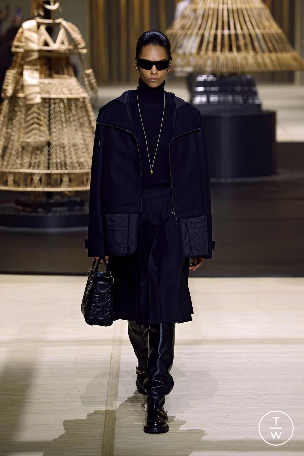 Fashion Week Paris Fall/Winter 2024 look 20 from the Christian Dior collection 女装