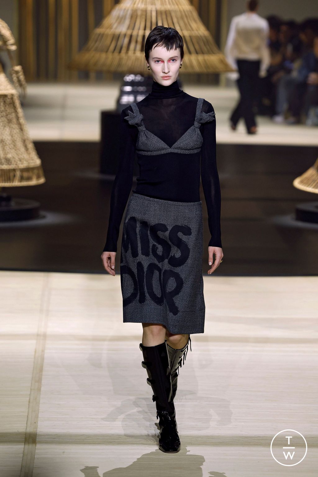 Fashion Week Paris Fall/Winter 2024 look 37 from the Christian Dior collection womenswear