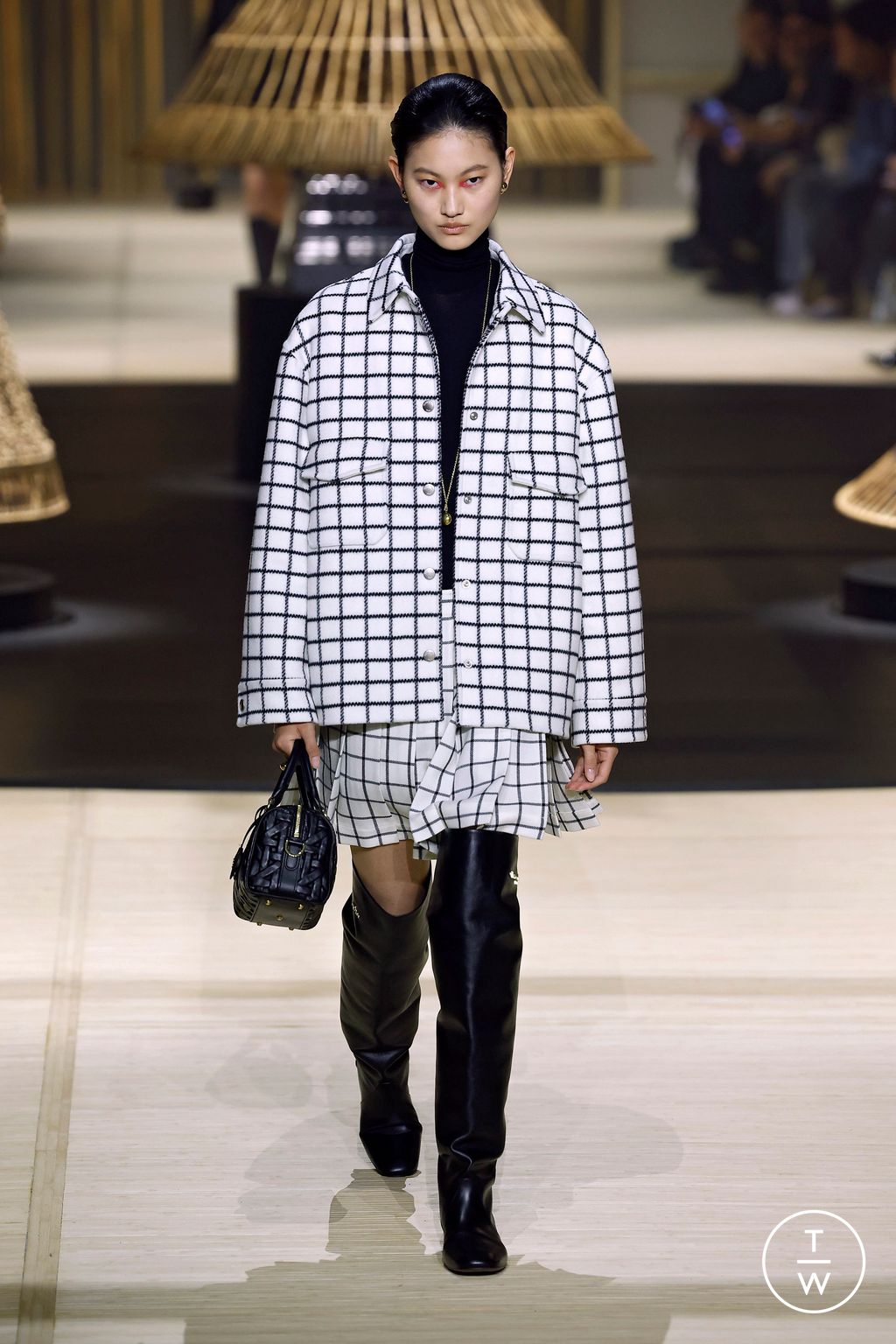 Fashion Week Paris Fall/Winter 2024 look 40 from the Christian Dior collection 女装