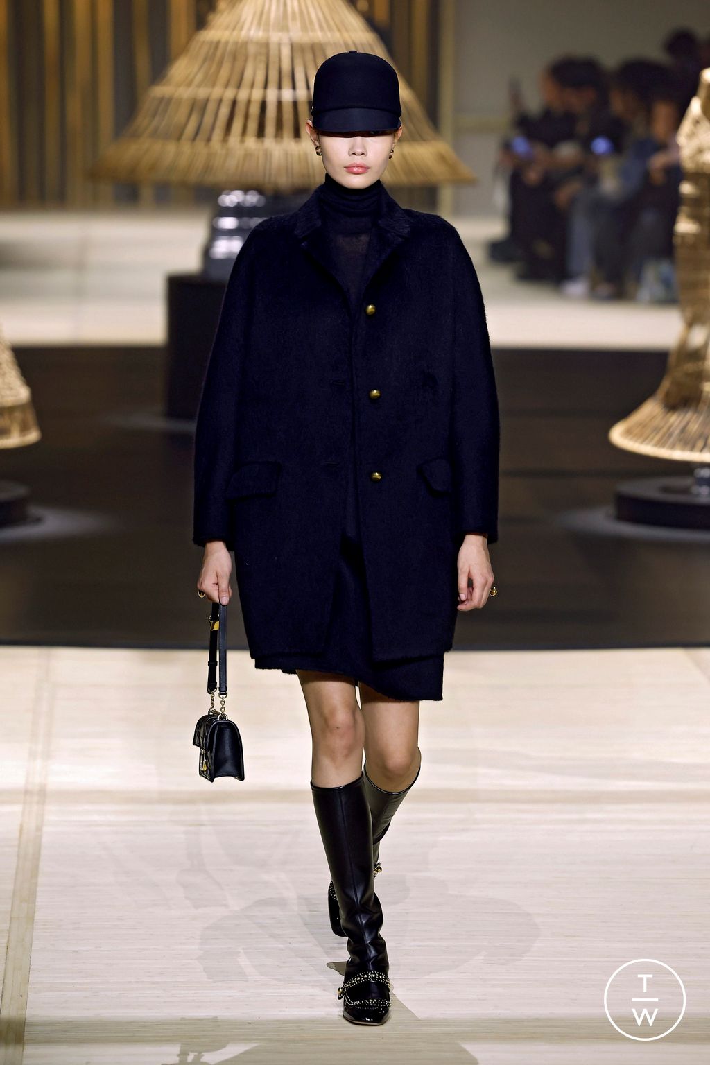 Fashion Week Paris Fall/Winter 2024 look 42 from the Christian Dior collection womenswear