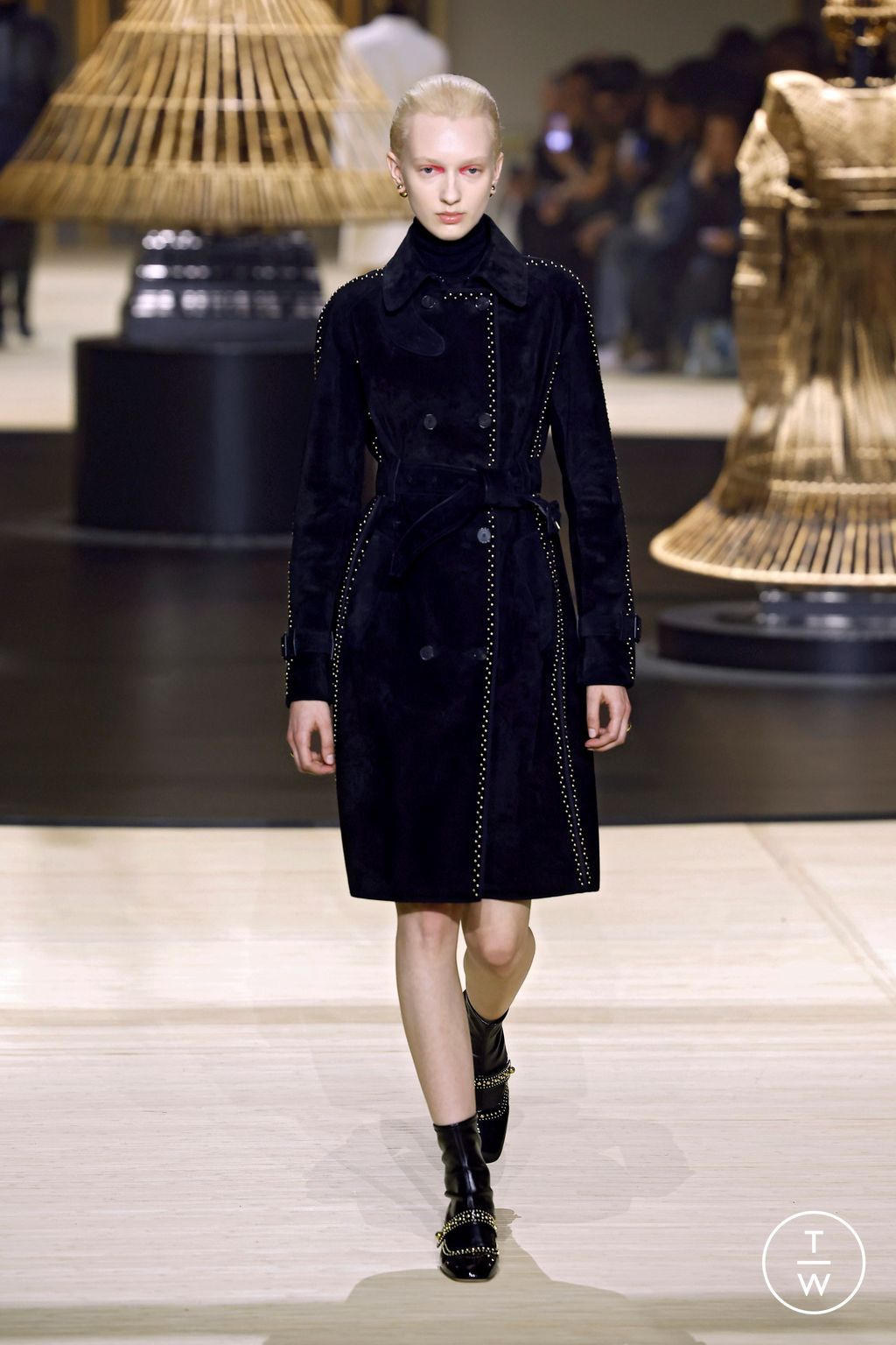 Fashion Week Paris Fall/Winter 2024 look 45 from the Christian Dior collection womenswear