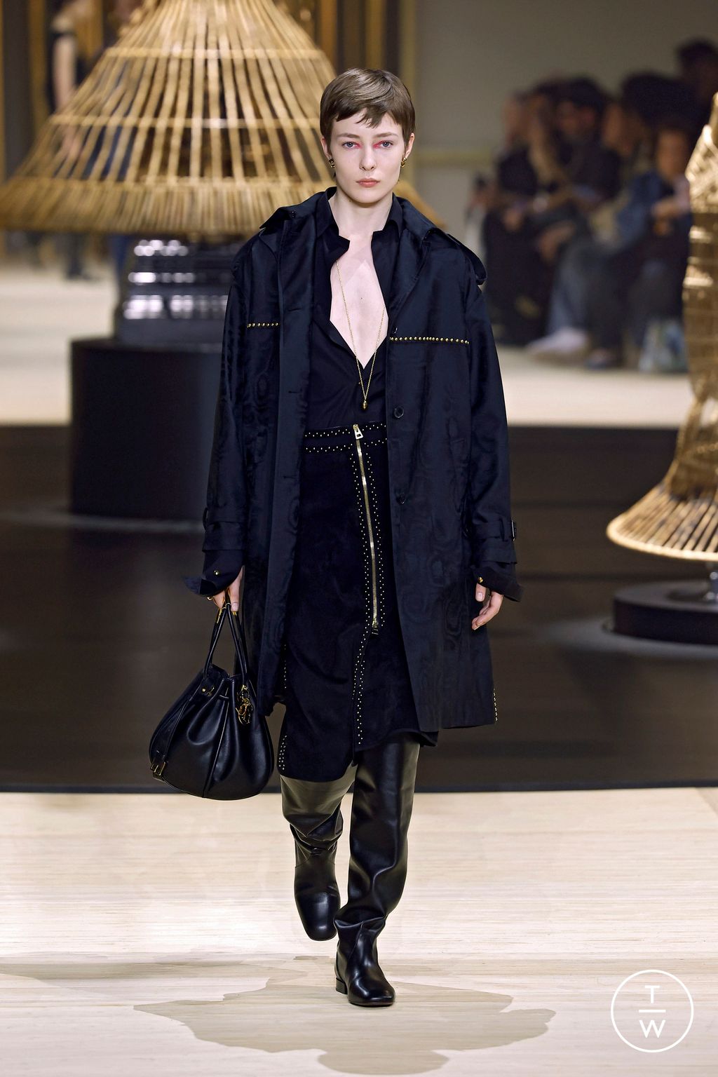 Fashion Week Paris Fall/Winter 2024 look 46 from the Christian Dior collection 女装