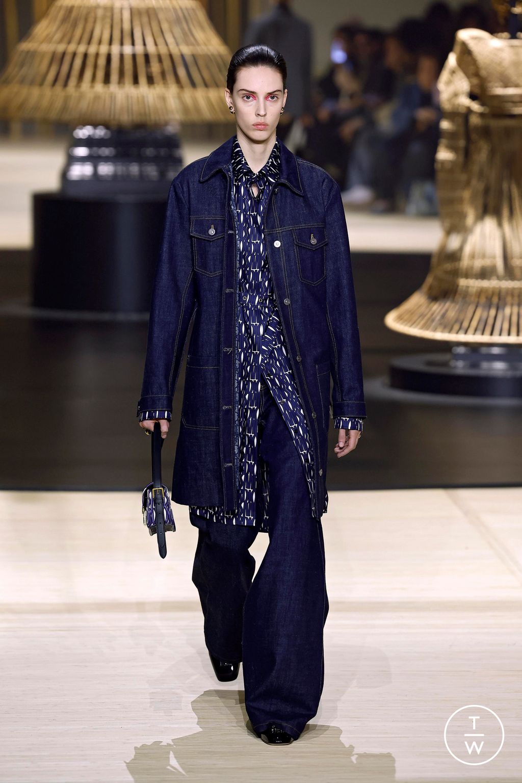 Fashion Week Paris Fall/Winter 2024 look 49 from the Christian Dior collection 女装