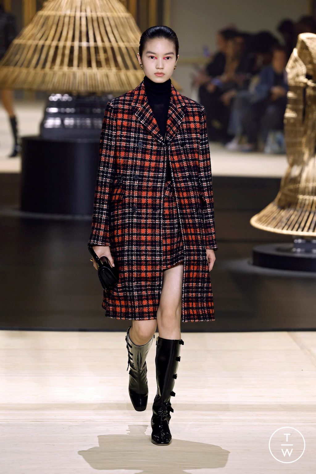 Fashion Week Paris Fall/Winter 2024 look 51 from the Christian Dior collection womenswear