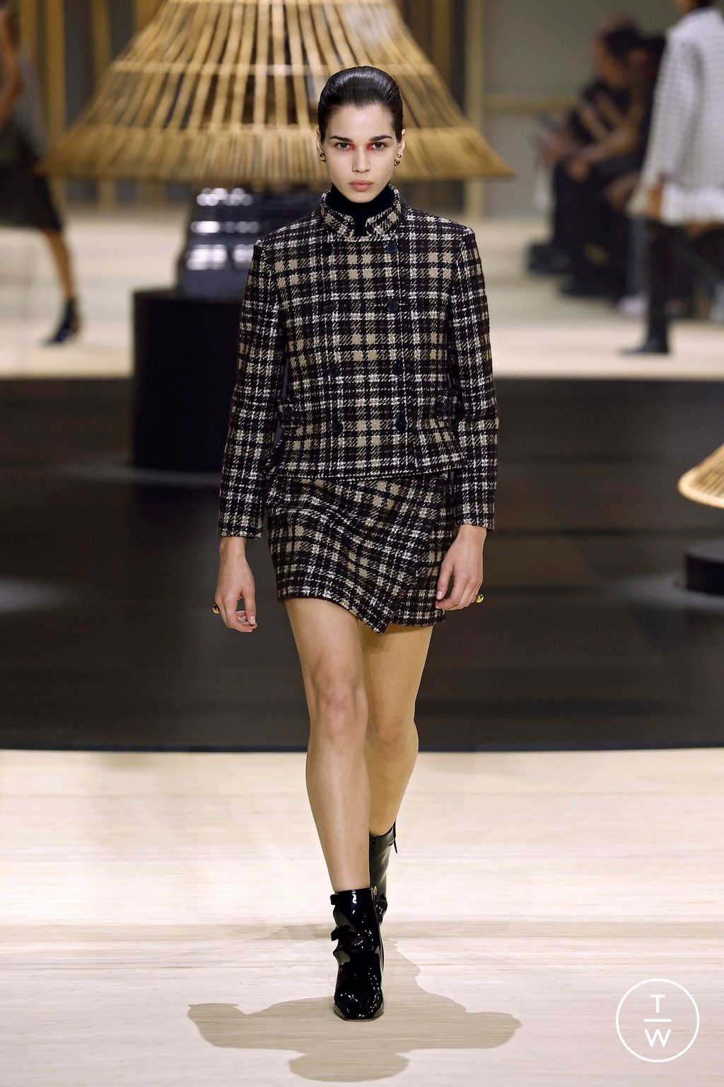 Fashion Week Paris Fall/Winter 2024 look 52 from the Christian Dior collection 女装