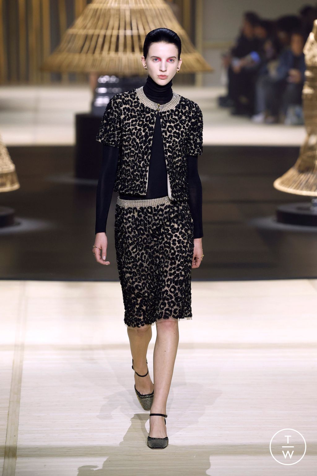 Fashion Week Paris Fall/Winter 2024 look 56 from the Christian Dior collection 女装