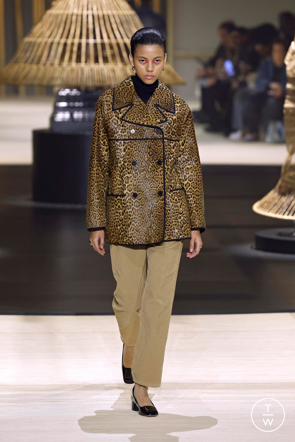 Fashion Week Paris Fall/Winter 2024 look 59 from the Christian Dior collection 女装