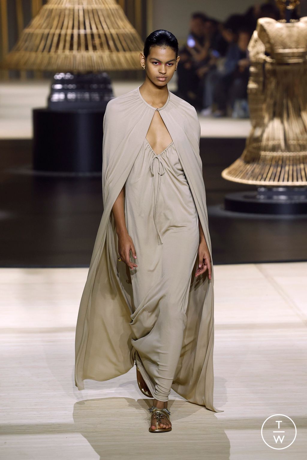 Fashion Week Paris Fall/Winter 2024 look 72 from the Christian Dior collection womenswear