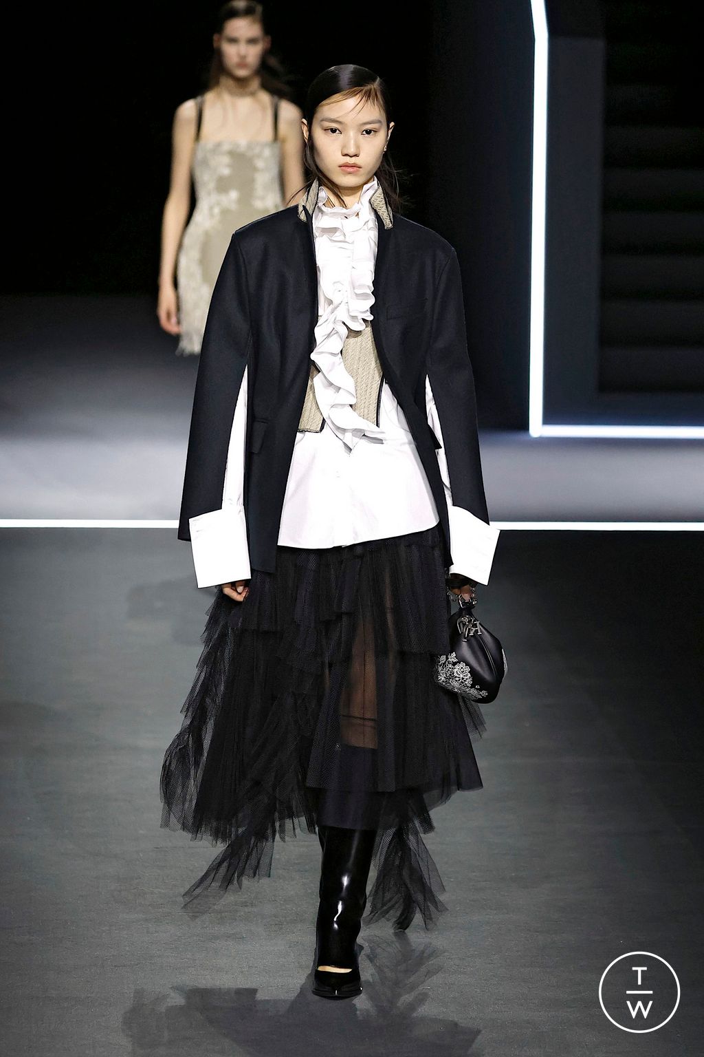 Fashion Week Paris Fall/Winter 2025 look 11 from the Dior collection 女装