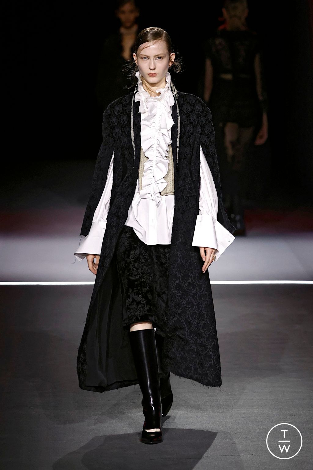 Fashion Week Paris Fall/Winter 2025 look 21 from the Dior collection womenswear