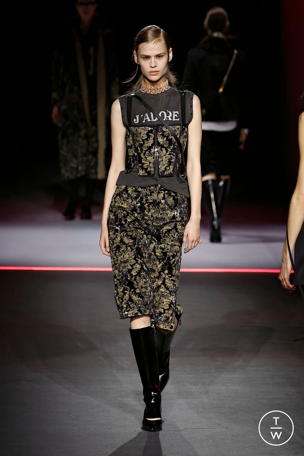 Fashion Week Paris Fall/Winter 2025 look 27 de la collection Dior womenswear