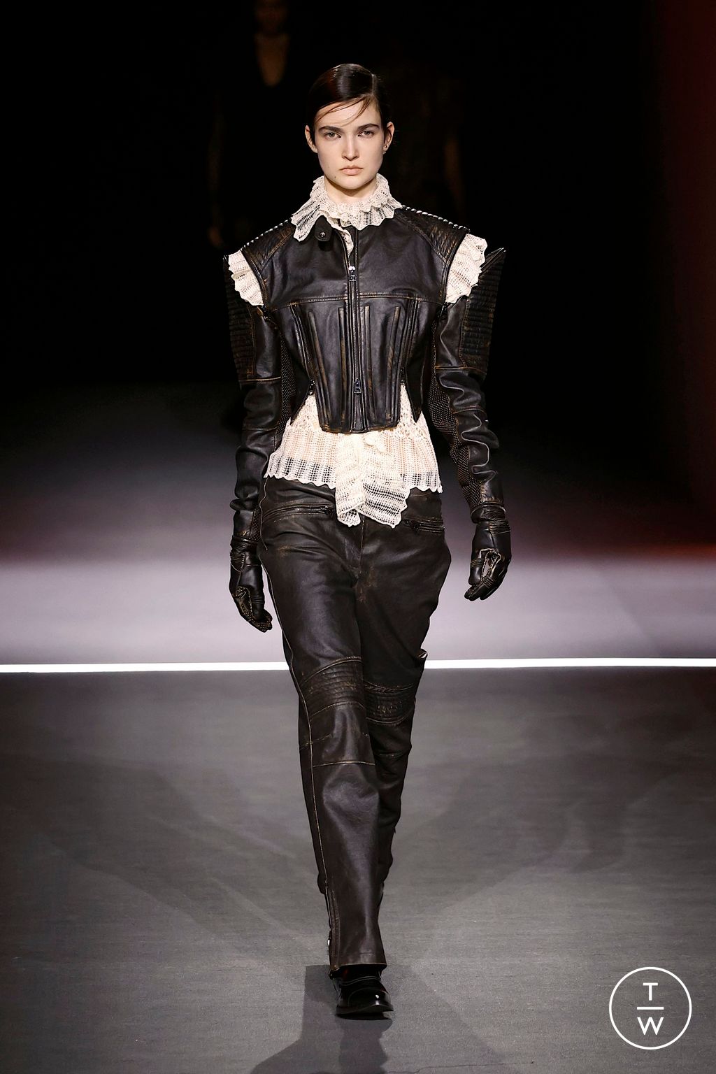 Fashion Week Paris Fall/Winter 2025 look 39 from the Dior collection womenswear