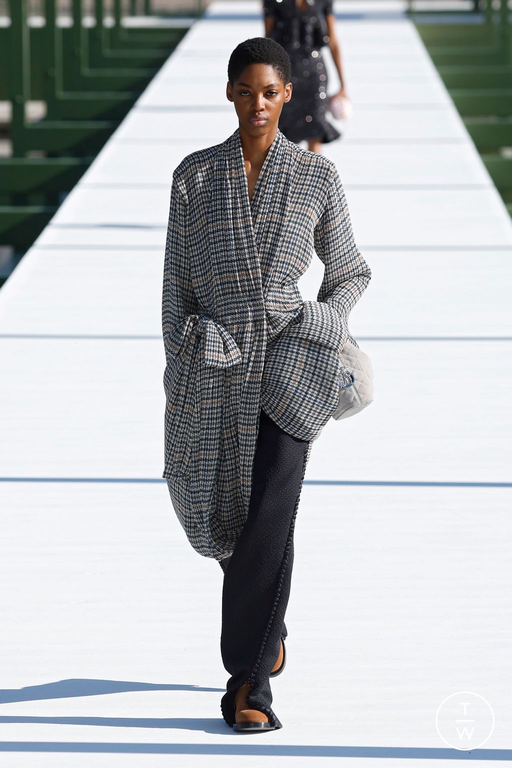 Fashion Week Paris Fall/Winter 2026 look 15 from the Dior collection womenswear
