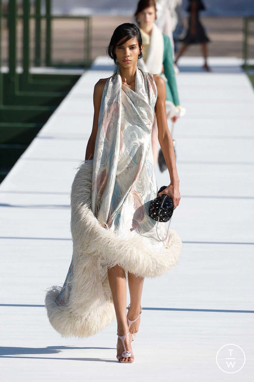 Fashion Week Paris Fall/Winter 2026 look 25 from the Dior collection womenswear