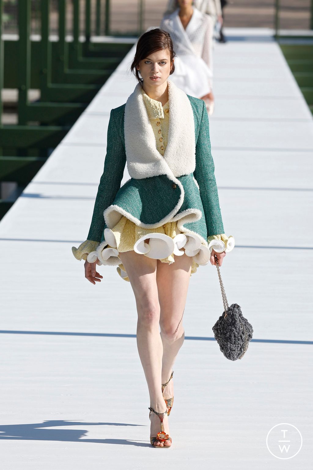 Fashion Week Paris Fall/Winter 2026 look 26 from the Dior collection womenswear