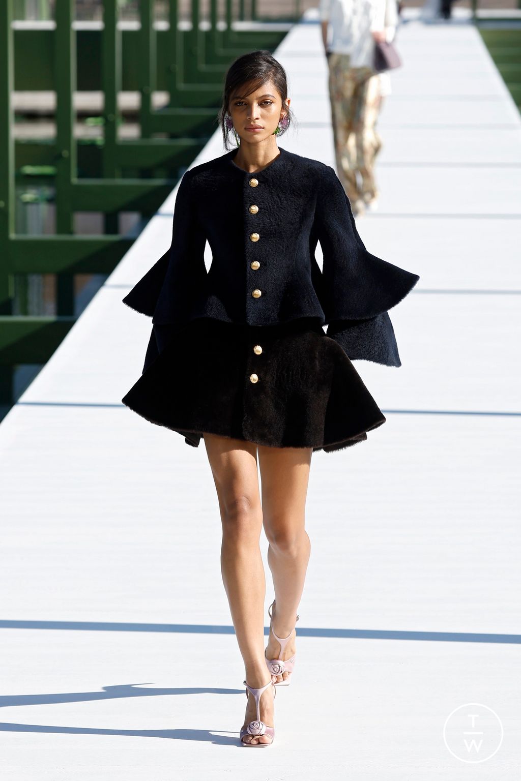 Fashion Week Paris Fall/Winter 2026 look 32 from the Dior collection womenswear