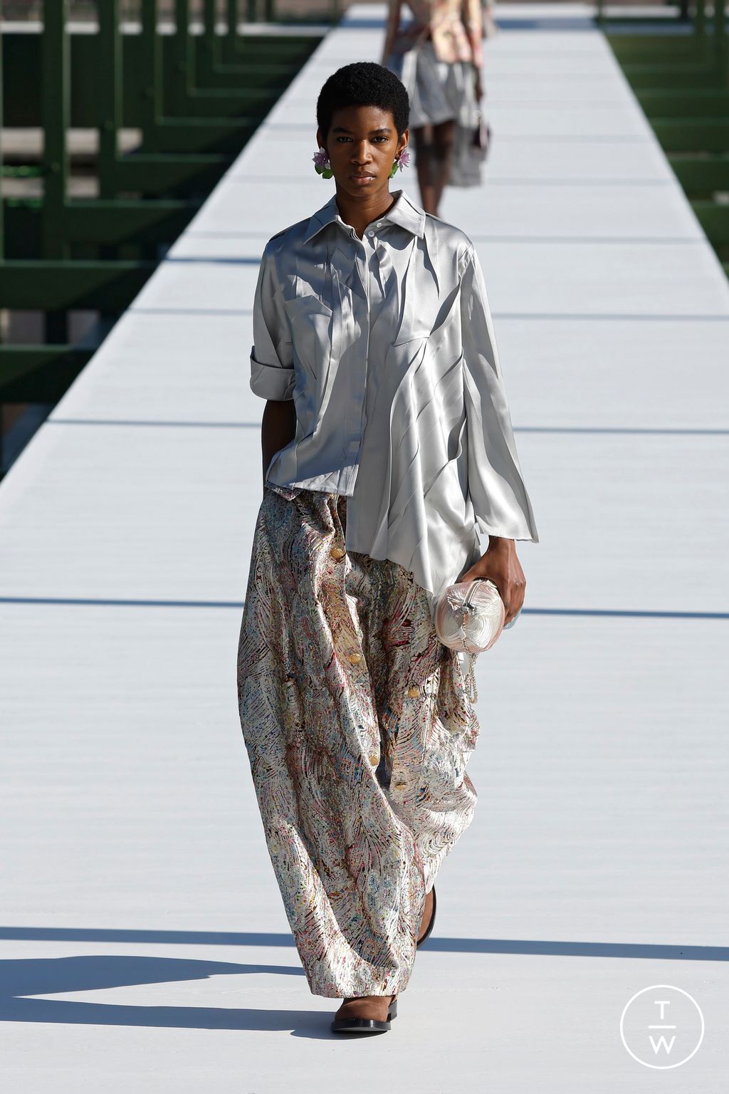 Fashion Week Paris Fall/Winter 2026 look 34 from the Dior collection womenswear