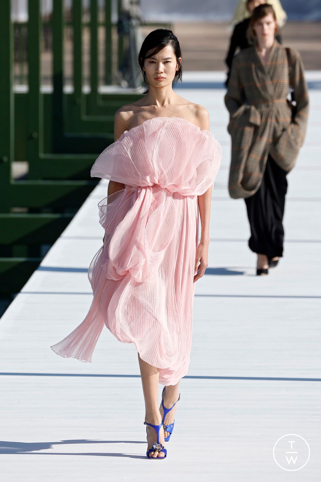 Fashion Week Paris Fall/Winter 2026 look 45 from the Dior collection womenswear