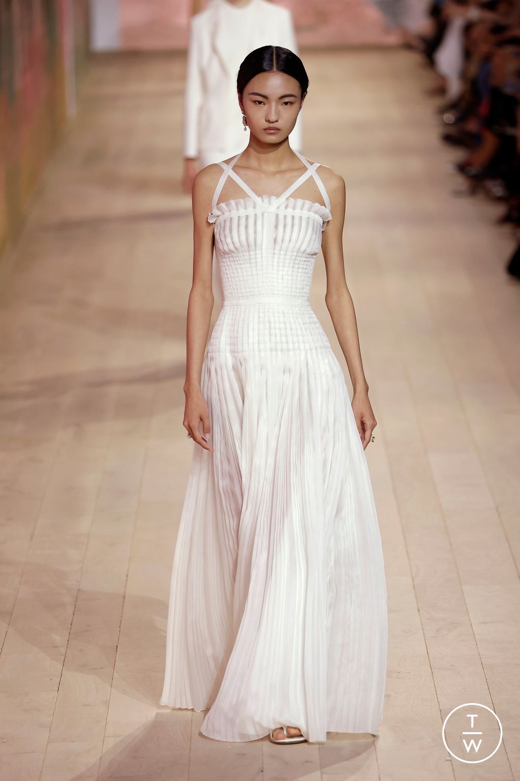 Fashion Week Paris Fall/Winter 2023 look 13 from the Dior collection couture