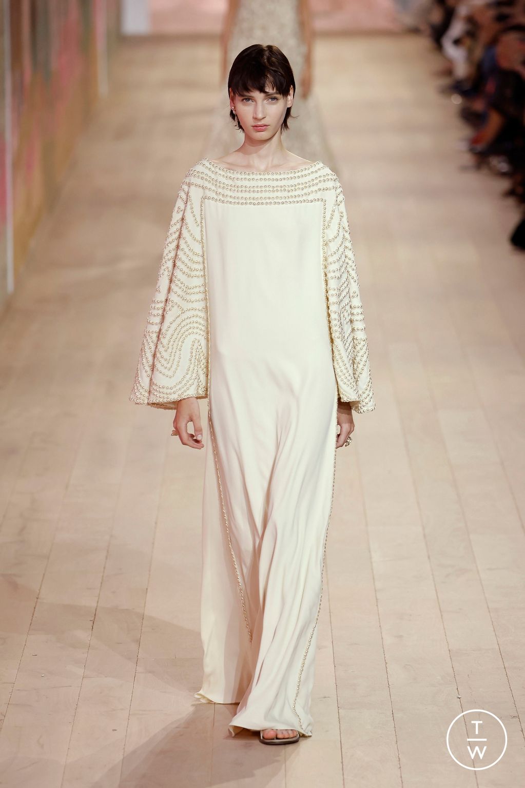 Fashion Week Paris Fall/Winter 2023 look 22 from the Christian Dior collection couture