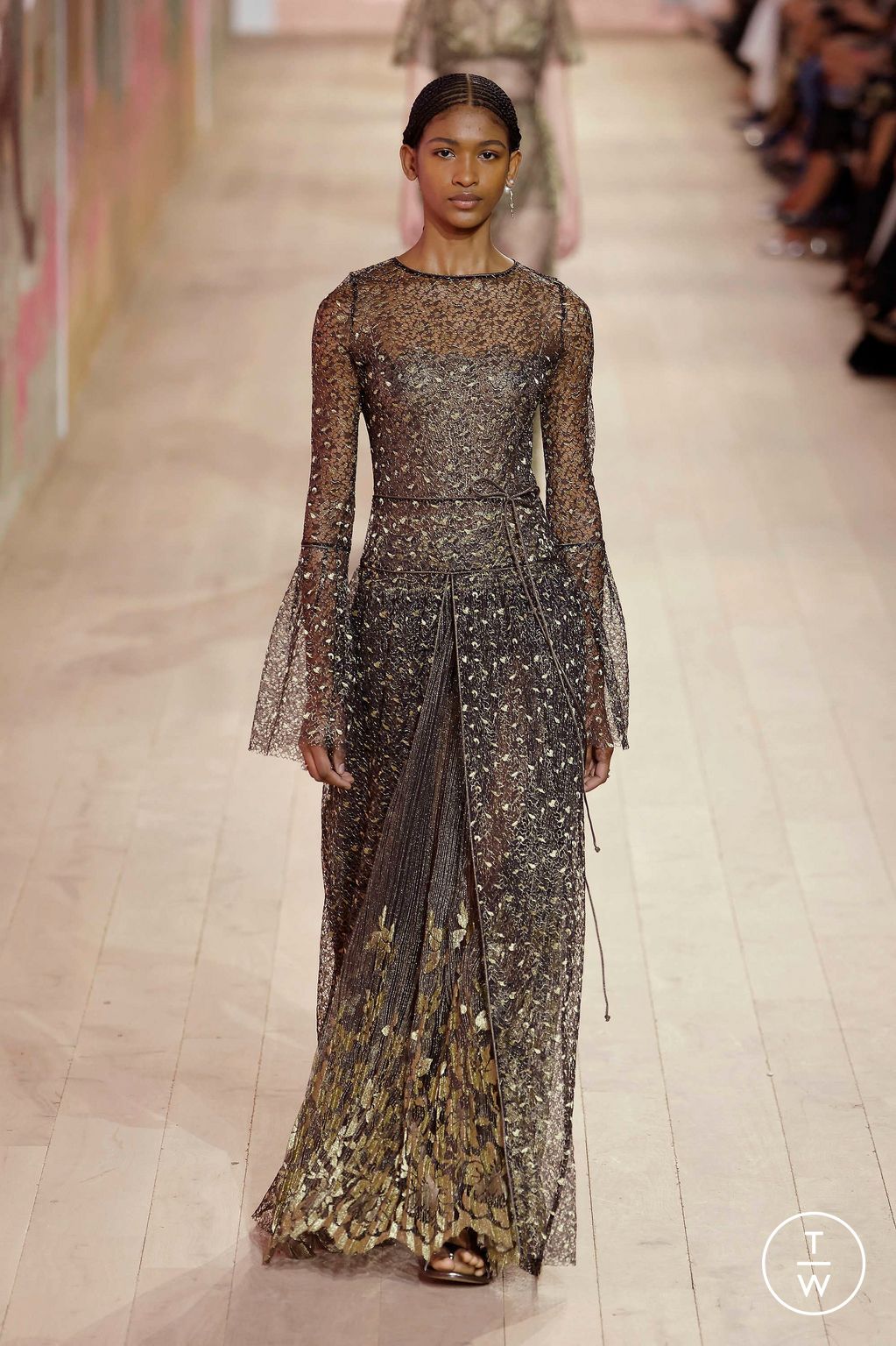 Fashion Week Paris Fall/Winter 2023 look 33 from the Christian Dior collection couture